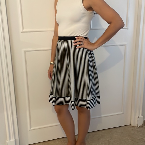 Max Studio Black and White Vertical Lines Skirt - Picture 2 of 8